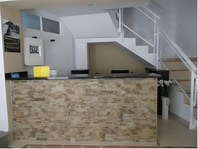 Others 2, P&R hostals Codolar, Girona