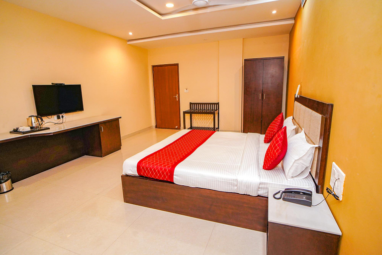 Bedroom 4, FabHotel Prime Manor, Udaipur