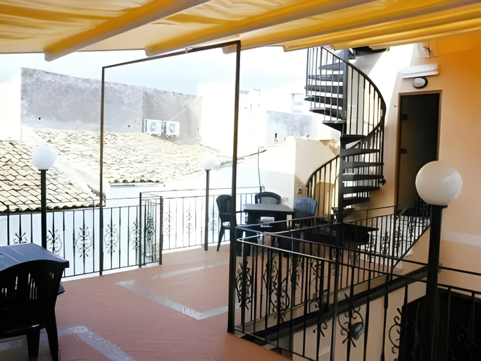 Others 4, Residence Acropoli, Syracuse