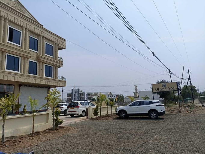 Others 5, Hotel Prakhyat, West Nimar