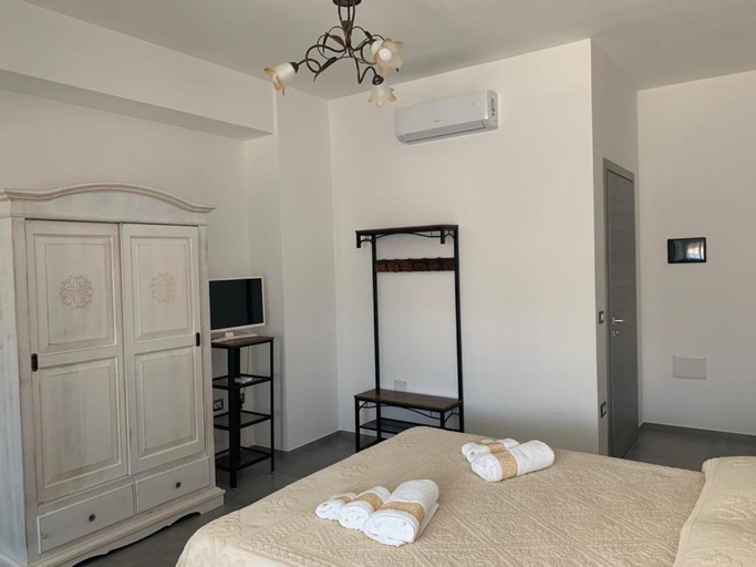 Others 4, B&B Centrale, Ogliastra