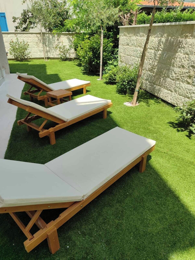 Others 4, Villa Lustro