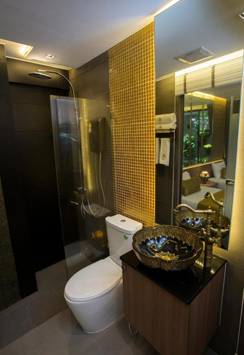 Bathroom 4
