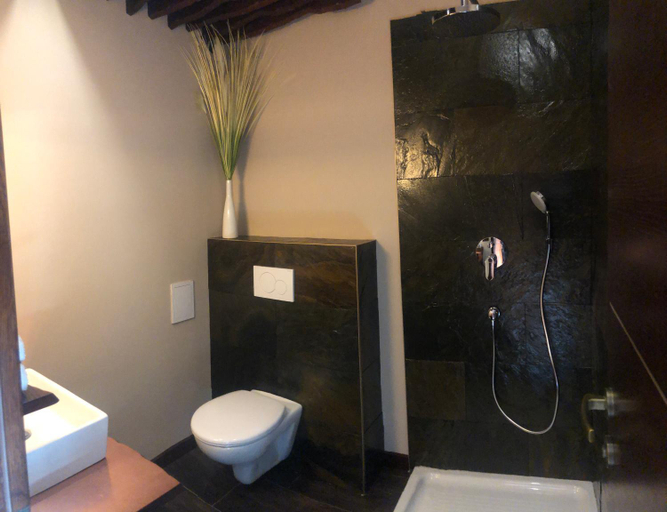 Bathroom 4, Tiesnava rezort, Banská Bystrica
