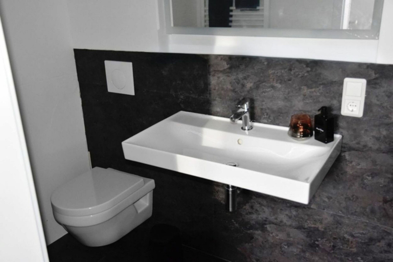 Bathroom 3, Villa C&C, Waldeck-Frankenberg