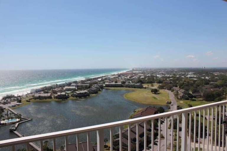 Others 3, Ariel Dunes II 2105, Walton