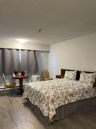 Bedroom 3, Nechako Valley Inn, Bulkley-Nechako