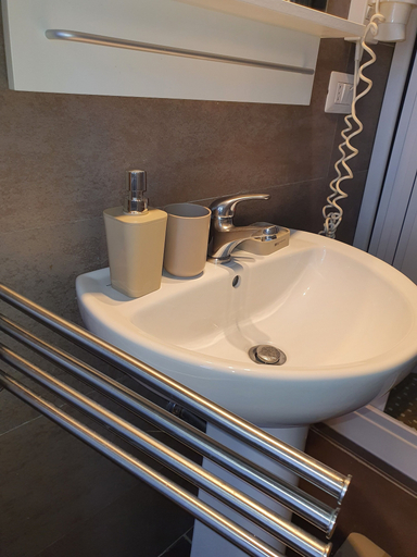 Bathroom 3, 4Rooms Guest House Salerno, Salerno