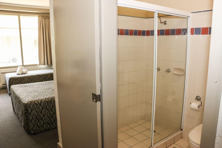 Bathroom 15