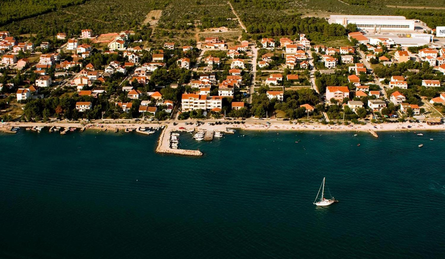 Others 5, Apartments Bernarda 1, Nin