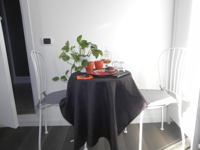 Food & Drinks 4, Vica Pota, Roma