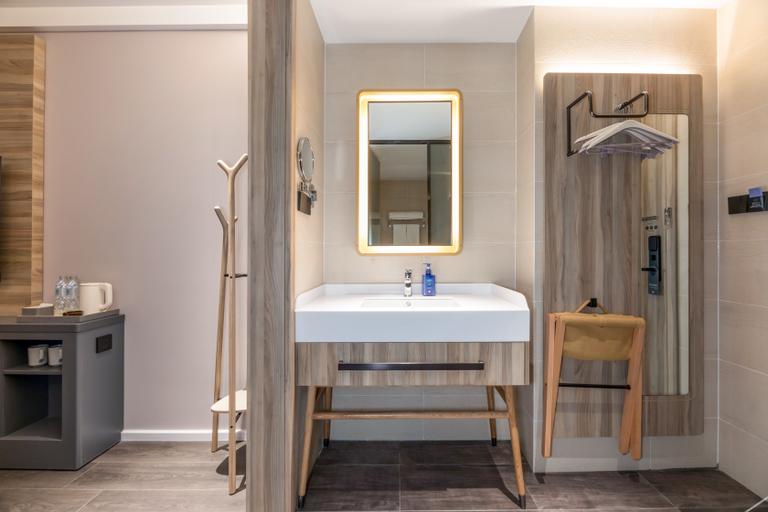 Bathroom 3, Hanting Hotel Bengbu Yiwu Commerce and Trade City, Bengbu