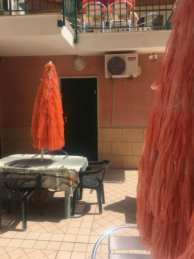 Others 5, Villamareblu, Imperia