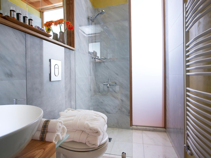 Bathroom 3, Dorotheou House, Crete