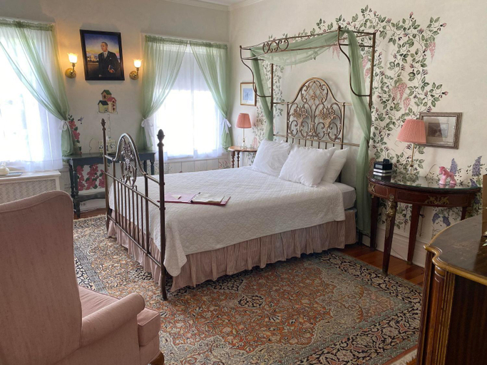 Others 2, Historic Rosemont Manor, Clarke