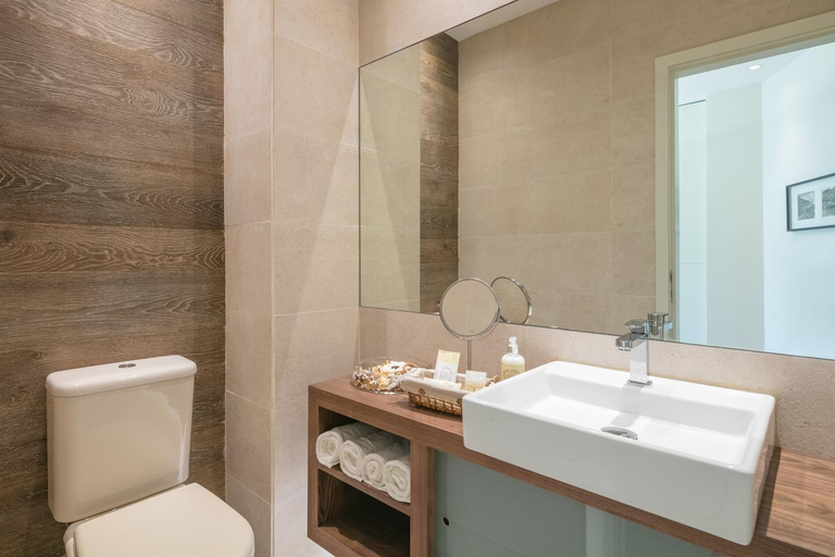 Bathroom, Inn Oporto Downtown New Apartments, Porto