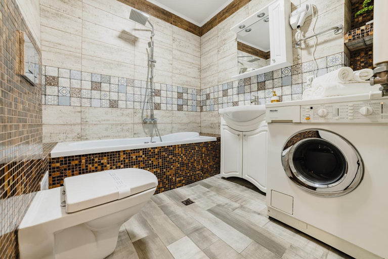 Bathroom 2, Noua Oasis BNB with PARKING, Brasov