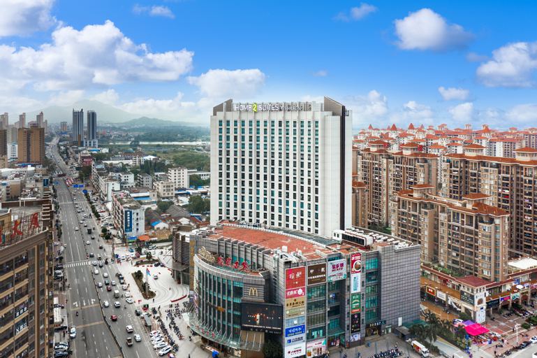 Exterior & Views 30