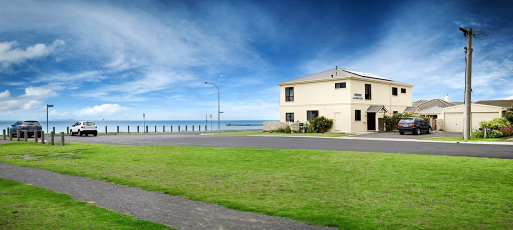 Exterior view 2, Clifftop Apartments Portland Vic, Glenelg - Portland