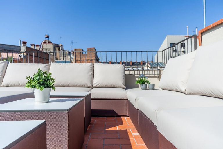 Others 4, Aparteasy - Deluxe Family Apartments with Pool, Barcelona