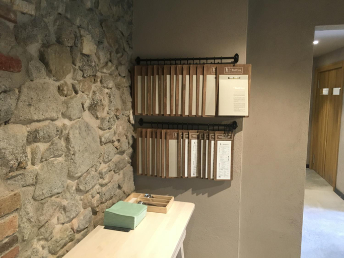 Others 3, Hostal 1888, Barcelona