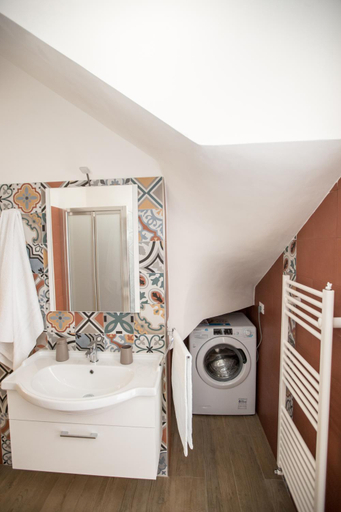 Bathroom 3, Case Vacanza Le Maioliche, Trapani