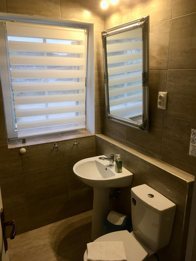 Bathroom 3, Jokai Vendeghaz Homokkomarom, Nagykanizsai/Zalakaros