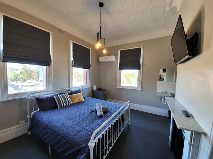 Others 3, The Royal Hotel, Muswellbrook
