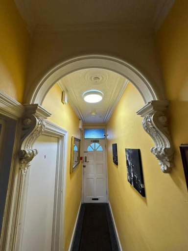 Others 4, Luton Town House Near Airport, Luton
