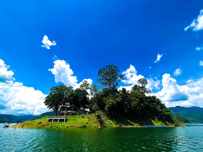 Others 3, MOON LAKE RESORT, Than To