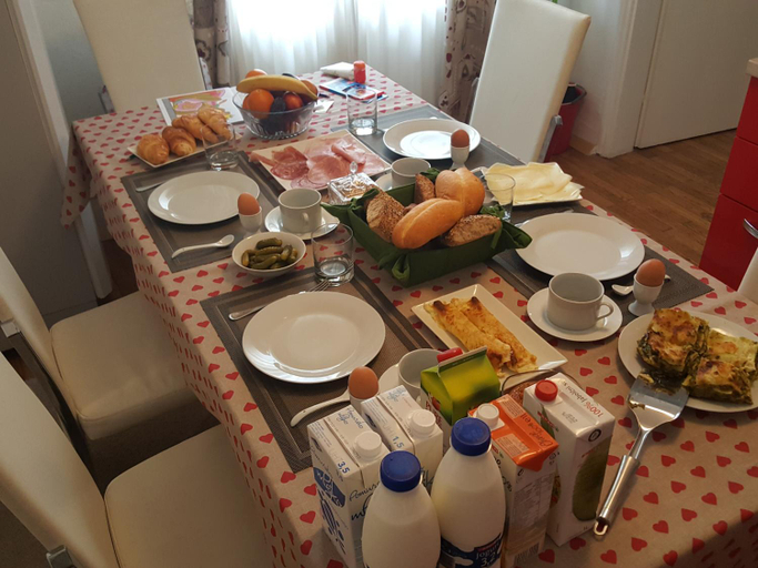 Food & Drinks, E&E Apartments Free Parking / City Center LJ, Ljubljana