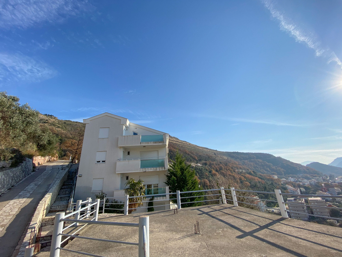 Exterior & Views 2, Levantin Inn