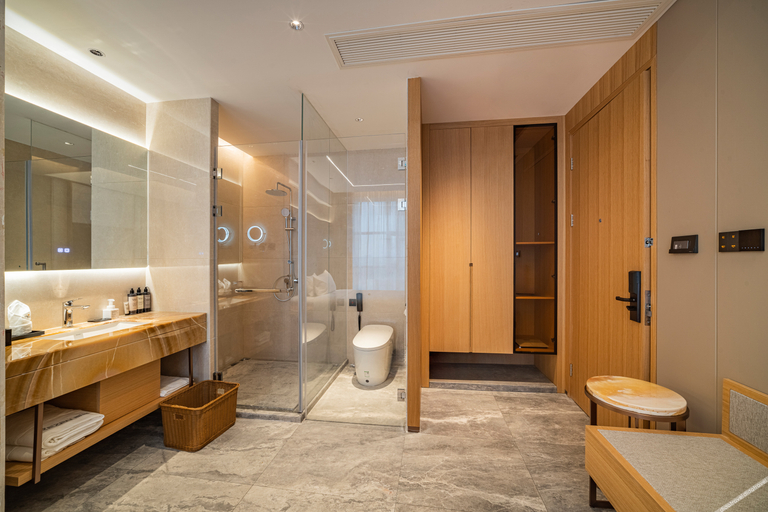Bathroom 3, Grand Rezen Hotel Chongzuo, Chongzuo