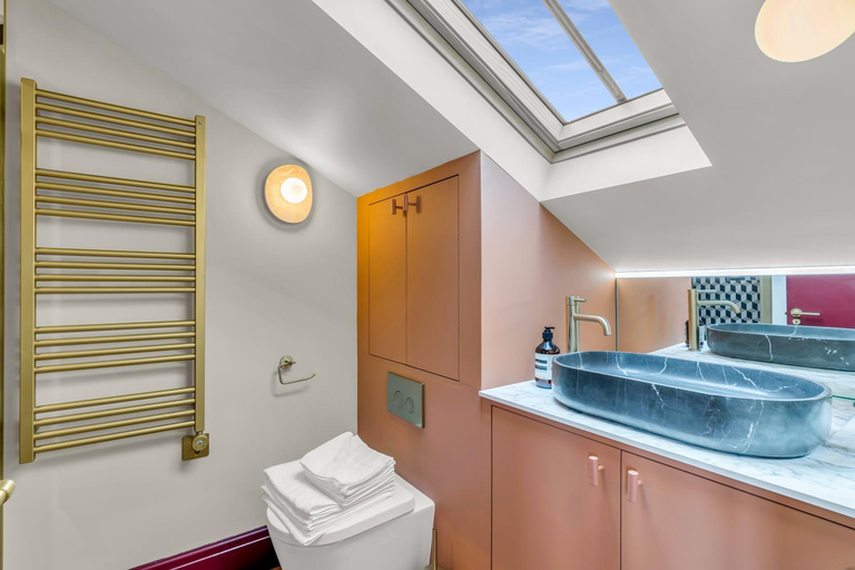 Bathroom 3, Hammersmith Residences by MySquare, London