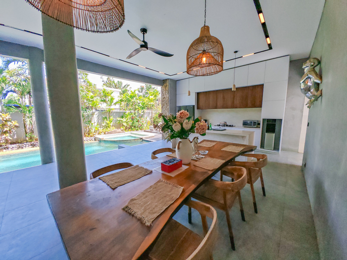 Dining Room 19