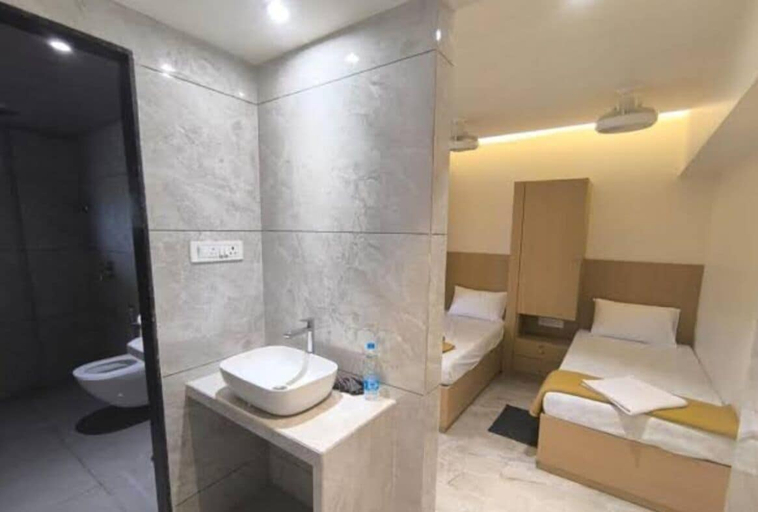 Bathroom, The Grand Royal Hotel, Gurgaon