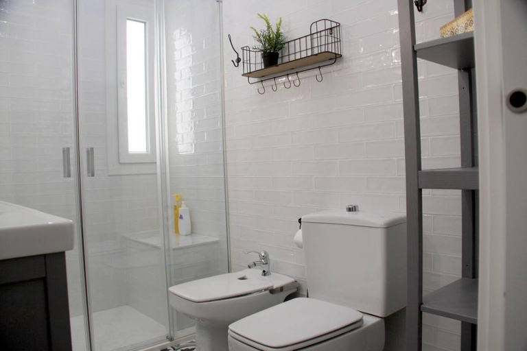 Bathroom 3, Muro Center, Sevilla