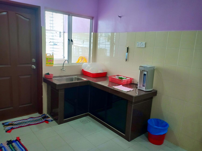 Others 4, Purple TownHouse 3R2B Homestay Wifi, Sabak Bernam