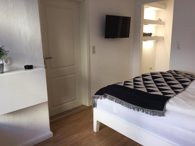 Others 3, zentral gelegenes Ferienzimmer Mollner Seestrasse, Herzogtum Lauenburg