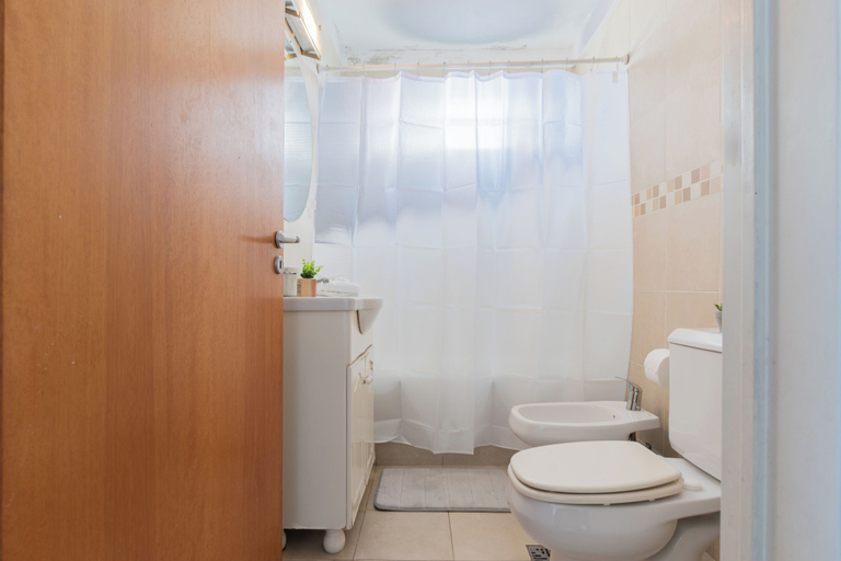 Bathroom, MOT Ravignani 1200, Distrito Federal