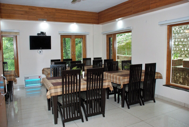 Food & Drinks, The Majestic Cedar, Solan