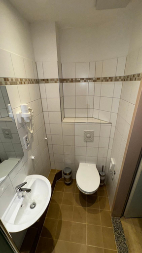 Bathroom 3, Nu Hotel Berlin, Berlin