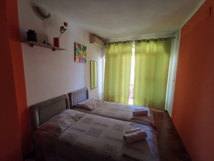 Others 4, Apartments Montenegrina