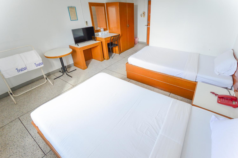 Tokyo Hotel, Muang Ubon Ratchatani