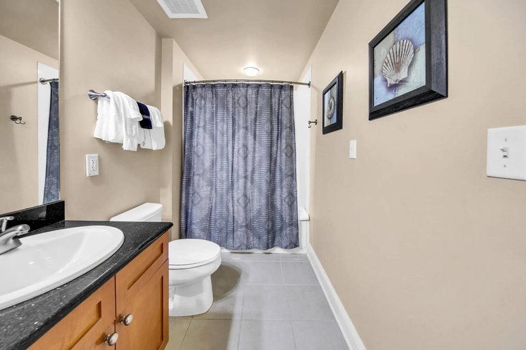 Bathroom 4, Aqua Resort 711, Bay