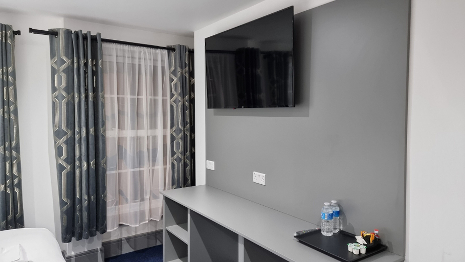 Others 4, Dreams Hotel - Park View, London
