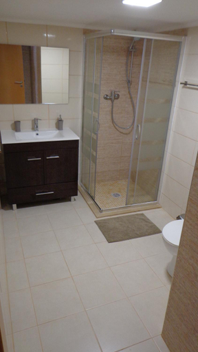 Bathroom 2, Nunes Apartments, Lagoa