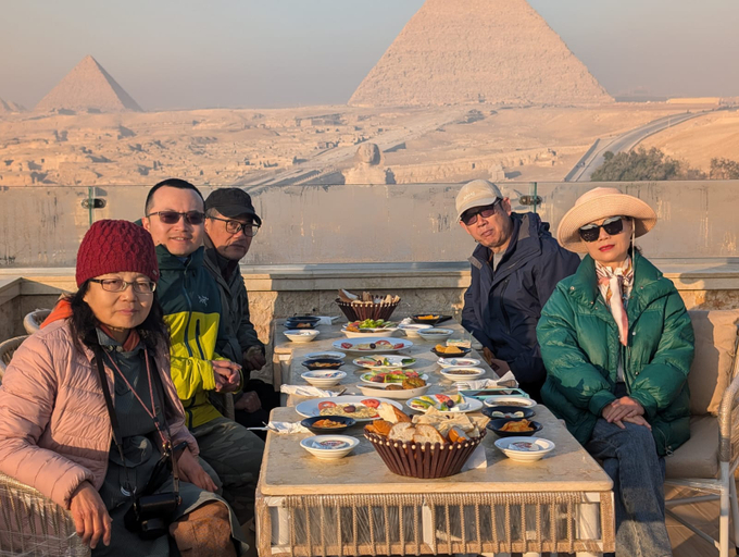 Food & Drinks 5, Rehana Pyramids View, Unorganized in Al Jizah