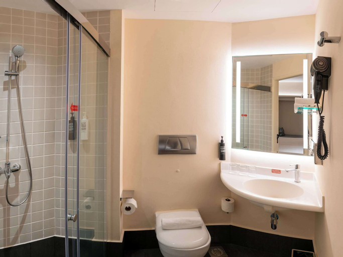 Bathroom 4