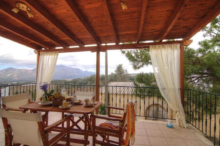 Others 4, Villa Maris, Crete